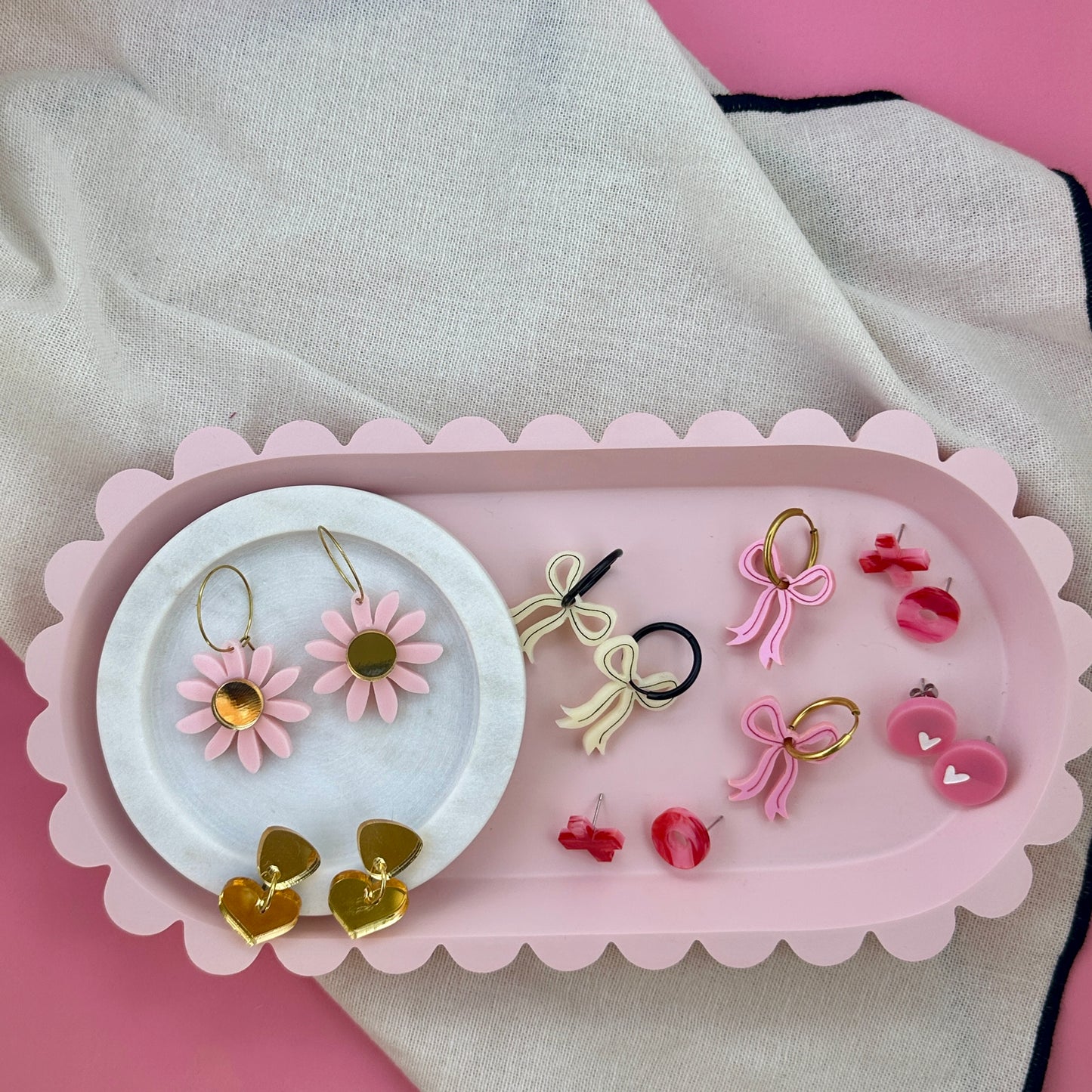 RIBBON BOWS | HOOPS | CREAM